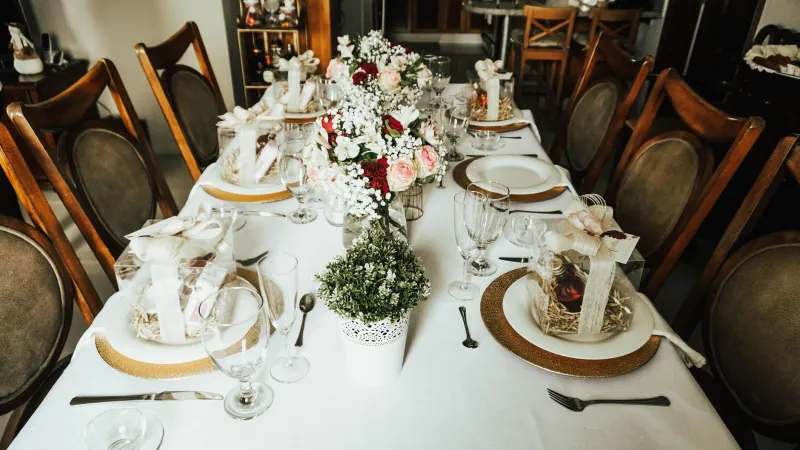 Beyond the Table: America's Most Privileged Diners Have Left the Restaurant Behind